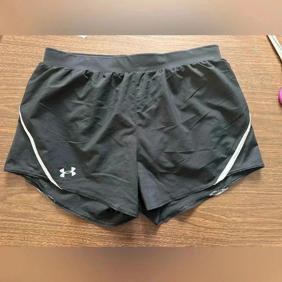 Under Armour Women’s Loose Running Shorts. Sz M. Attached Undergarment. Black - Picture 1 of 7